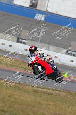 media/Nov-26-2022-Fastrack Riders (Sat) [[b001e85eef]]/Level 3/Session 3 Outside Turn 9/